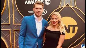Contents 3 luka dončić wiki, bio and age 4 relationship status of luka dončić? Luka Doncic Surprised His Girlfriend Anamaria With This Special Flowers Youtube