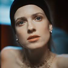 Но у девушки, видимо, другие планы. Govoryat Kakaya Ya Uzhasnaya Nepriyatnaya Otvratitelnaya Sofya Ernst O Reakcii Zritelej Na Serial Soderzhanki Lajfstajl 18 Aprelya 2019 Kino Teatr Ru