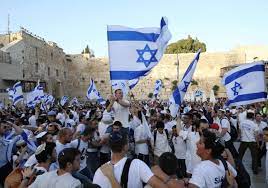 טיבי כינה את האירוע מצעד שנאה הקרוי מצעד הדגלים. 73ndllkigukitm