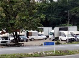 Cermin adalah sebuah benda dapat memantulkan bayangan dengan sempurna. Cermin Gelap Kenderaan Thailand Cetus Risiko Jenayah