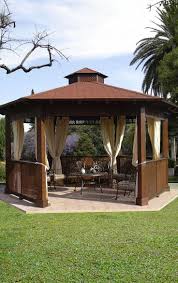Jardin De Estilo Por Conely Decoraciondejardinespequenos Disenodejardin Jardinesdecasas Jardinespequenose Backyard Gazebo Backyard Backyard Patio Designs