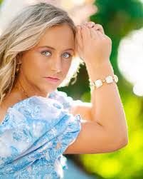 Paige Farris's Instagram, Twitter & Facebook