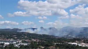 Carte des feux en temps réel cette carte référence tous les feux signalés par la communauté « feux de forêt ». Violent Incendie A Marseille 11e 7 Hectares De Foret Brules Le Feu Maitrise Actu Marseille