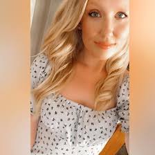 Rebecca Ransom's Instagram, Twitter & Facebook