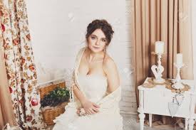 Check spelling or type a new query. Hochzeitskleid Art Und Weise Schone Junge Braut Im Vintage Hakeln Schal Schabiges Chic Champagner Farbe Brautkleid Lizenzfreie Fotos Bilder Und Stock Fotografie Image 57421047