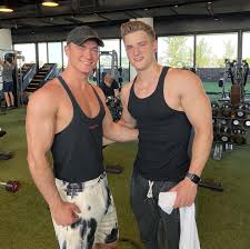 This is @conner.r.john , Conner travels back and forth from Seattle to  Alaska for work. He's an ex athlete in his 30s that was looking to get his  fitness routine dialed. He