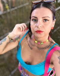 Pamela Buss's Instagram, Twitter & Facebook