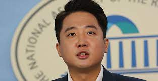 저 바쁜 남자가 내 장례식엔 와줄까? ì´ì¤€ì„ ë‚˜ì´ ê²°í˜¼ í•™ë ¥ í‚¤ êµ°ëŒ€