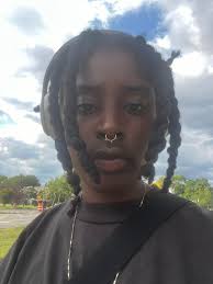 Peace and greetings my beautiful melanated people. My name is Mo. I'm in  the DMV area. I joined to connect with like minded individuals. I just  finished a farming program and have