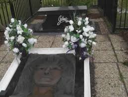 Celebrities who were inspired by her. Selena Quintanilla Death Place