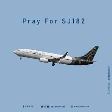 Keluarga penumpang sriwijaya air sjy182 mulai mendatangi posko ante mortem disaster victim identification (dvi) rumah sakit polri kramat jati, jakarta timur, minggu (10/1/2020). Ywgytpdc9labim