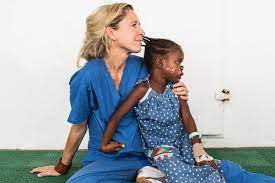 Presentatrice cath luyten (43) is opnieuw zwanger, dat maakte ze zelf bekend via instagram. Cath Luyten Is Voor Het Derde Jaar Op Rij Ambassadrice Van Mercy Ships