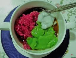 Kelantan darul naim is not only known with its variety of cultures but also famous with its unique food. Miscltk 225 Kelantanese Dessert Made Of Rice Flour Glutinous Rice For 7 Persons Kuih Lompat Tikam Kelantan Delivered With Flowers Within Klang Valley Realsoul Flower