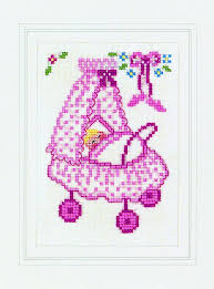 Ce kit de broderie comprend 1 toile aïda, les fils, 1 diagramme, 1 aiguille, les chiffres, l'alphabet. Naissance Fille 45 234 Broderie Par Marque Eva Rosenstand