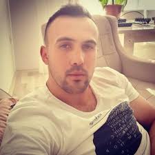 Nunez aylar önce özel olarak haberleştirdiğim Fenerbahçe'nin ilgilendiği  resmi teklif yaptığı bir isim lakin bu teklife olumlu bir dönüş yapmadı.  İlerleyen süreçte yeniden bir girişim olursa haberleştiririm. Haberi  yaptığım tarihlere de dikkat :)