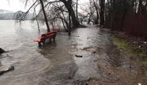 Besonders die kantone zürich und jura hat es zu überschwemmungen sei es bislang nicht gekommen. Hochwasser Uster Zh Greifensee Uber Die Ufer Getreten Polizei Schweiz Ch