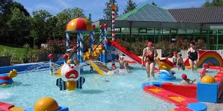 Les Loisirs A La Piscine Des Trois Chateaux Ribeauville Alsace