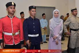 Tengku permaisuri norashikin (born norashikin binti abdul rahman; Raja Permaisuri Selangor Instagram