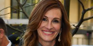 Julia Roberts Ditches Her Millennial Hair for Gen Z-Approved Style