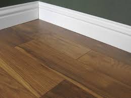 Make a statement in your home with hickory laminate flooring that ranges from dark to light. Appalachian Hickory Vintage Narrow