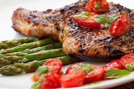 The two words rarely get along in the same sentence—let alone in the same recipe. 15 Delicious High Protein Low Carb Dinner Recipes