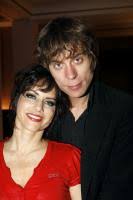 Ten damme both sings and acts in four languages (dutch, english, french and german), and plays piano and keyboards, guitar and violin. Reni Van Maren