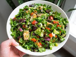 With the right combination of grains, protein, and leafy greens, they'll fill you up without weighing you down, and give you the energy you need to power through the afternoon. Quick Basic Chopped Salad Easy Salad Recipe With Lots Of Flavor