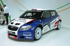 Nepřehlédnutelným nápisem škoda se nová fabia hrdě hlásí ke své rodině. File Brno Autotec 2010 Fabia Super 2000 Jpg Wikipedia