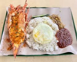 Nasi lemak pondan jadi tumpuan warga kota. Review 5 Premium Nasi Lemak Dishes To Indulge In The Singapore Women S Weekly
