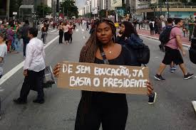 O espaço atraí visitantes de outros bairros da região. Se Nao For Pela Educacao Vai Lutar Por Que Como Foi O Protesto Em Sp Exame