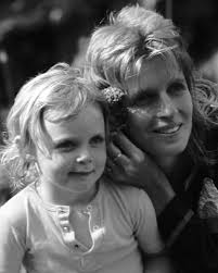 Paul McCartney and his wife Linda Eastman with their daughters Heather,  Stella and Mary (1976)