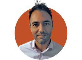 Toni Clarkson's Instagram, Twitter & Facebook