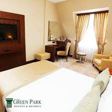 acik renklerin hakim oldugu aydinlik suit odalari ile the green park hotel merter de yorucu bir is toplantisi sonrasi rahat bir uyku cekme evler renkler rahat