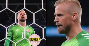 The goalkeeper had a laser shone in his face before he saved. 4cr0aagtx6piom