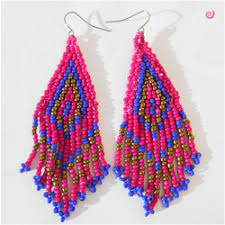 Boucle d oreille perle fantaisie. Boucles D Oreilles Roses En Perles De Rocailles Tissage Et Franges Fantaisie Ethnique