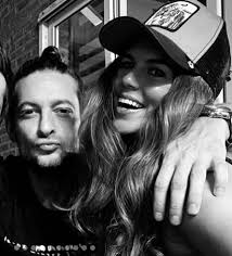 Así es la mansión donde vive Mariana Antoniale con su marido en Miami: está  ubicada en una reserva natural, tiene spa y pileta