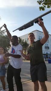 Pantsed guy gets exposed - ThisVid.com