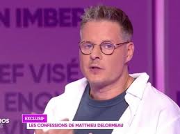 Koh-Lanta: Maxine rejoint Arnaud dans son lit, les internautes scandalisés 