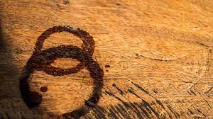 Mit Diesem Trick Einfach Flecken Auf Holz Entfernen Remove Water Stains Dark Rings Staining Wood