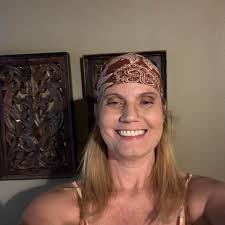 What recipes combine chocolate cake with rich strawberry or raspberry taste?