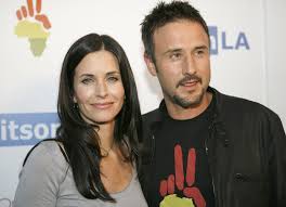 Courteney bass cox (born june 15, 1964) is an american actress, producer, and director. Courteney Cox S Ex Husband Just Admitted Her Terrible Scream 3 Haircut Was His Idea