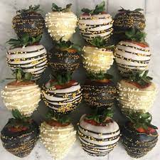 1) cut the strawberries into even ½ inch slices with a mandoline or knife. Chocolate Covered Strawberries Cake Pops By Gabi