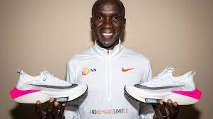 Nike debuted the kipchoge range in november 2020, which includes four different shoe styles. Nike Prototyp Mit Diesem Schuh Lief Eliud Kipchoge 1 59 40 Runner S World