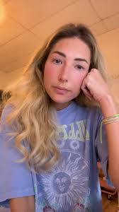 Becca Mares's Instagram, Twitter & Facebook