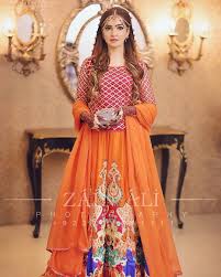 Pinned By Muskazjahan Pakistani Wedding Dresses Pakistani Mehndi Dress Pakistani Party Wear