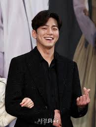 Born december 25, 1994) is a south korean actor. ê¹€ë¯¼ê·œ ë‹¬ë‹¬í•œ í•˜íŠ¸ ì„ ë¬¼ ê°„íƒ ì œìž'ë°œí'œíšŒ