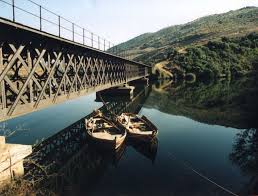 Este pueblo del interior del país situado en una meseta en la región de la tierra caliente, así denominada debido al calor abrasador que aquí se vive en los meses de verano. Rio Coa Vila Nova De Foz Coa