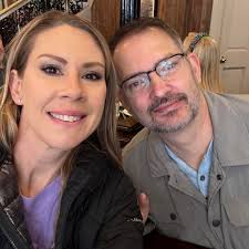 Are there any receptionist or vet assistant job openings in Fairhope?