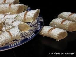Mhencha Aux Amandes Un Classique De La Patisserie Marocaine Ma Fleur D Oranger Patisserie Marocaine Recette Caramel Gateaux Et Desserts