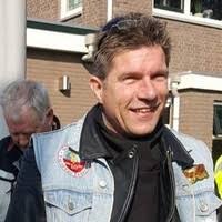 40+ "Robert Steenbergen" profiles